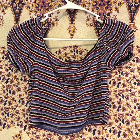 Off the Shoulder Crop Top - Picture 4 of 4